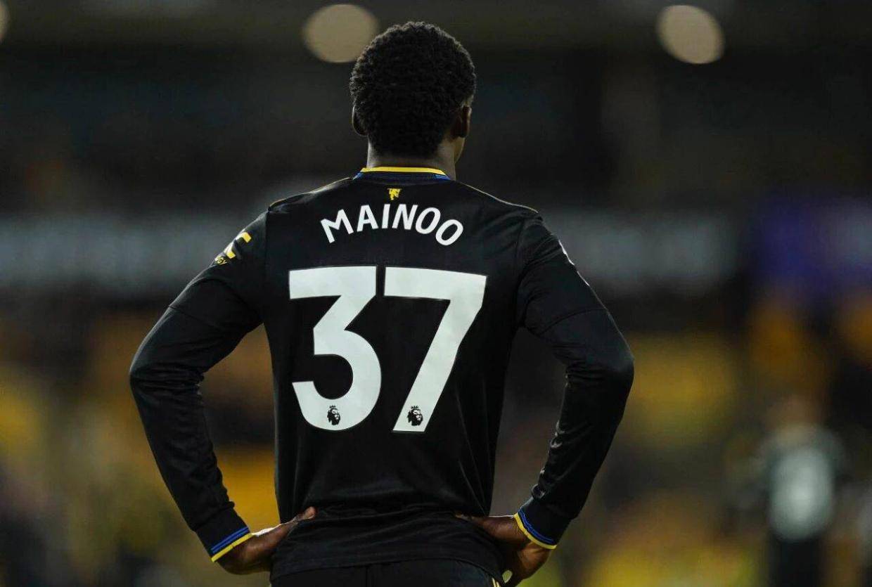 曼联新帝星考虑永久转会！阿莫林画饼无用，除非换帅否则难逃替补